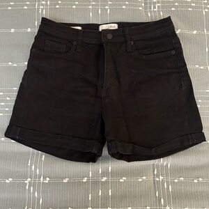 Universal thread high rise midi Women's Black Denim Shorts size 6
